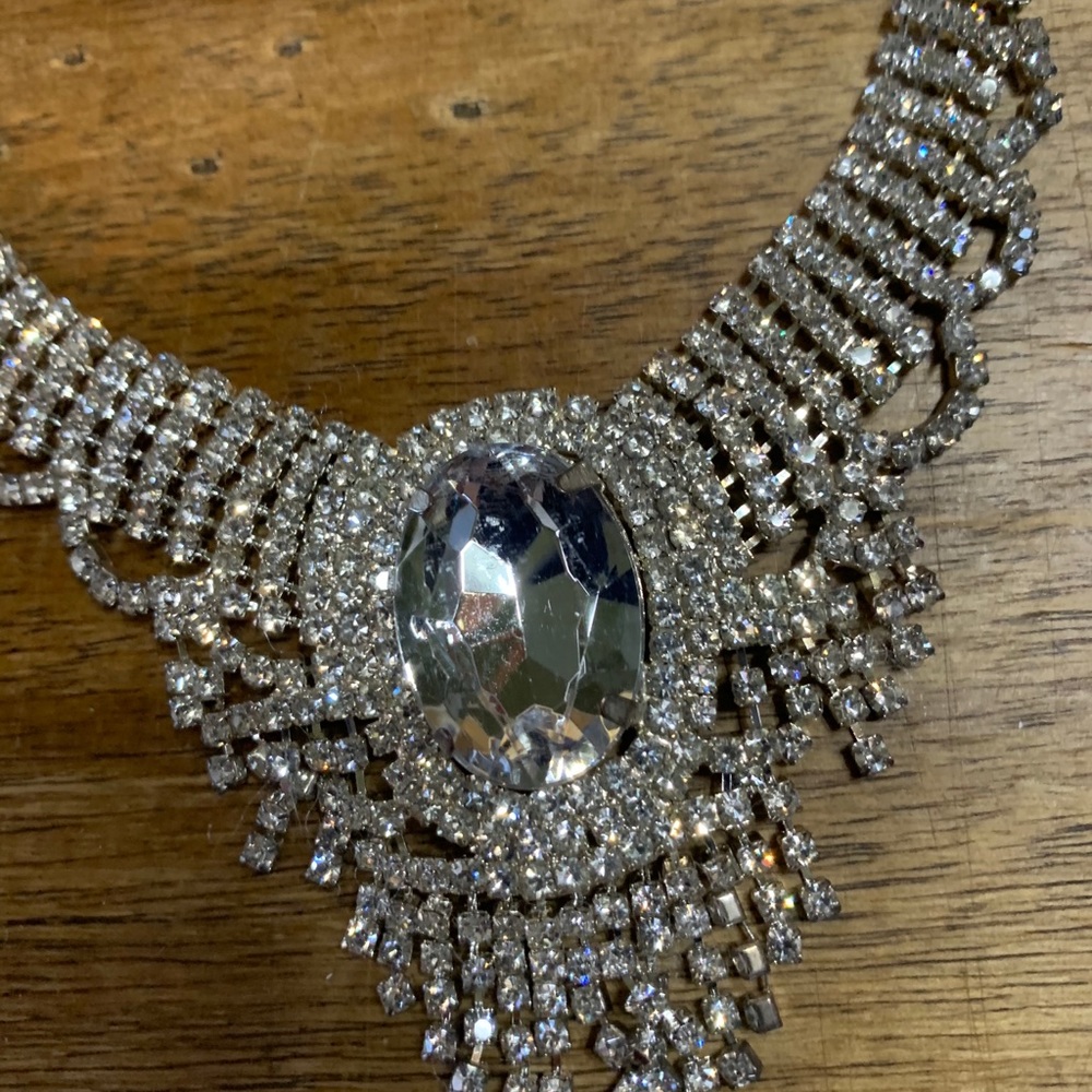 Women's Necklace and Earrings set - Picture 3 of 4